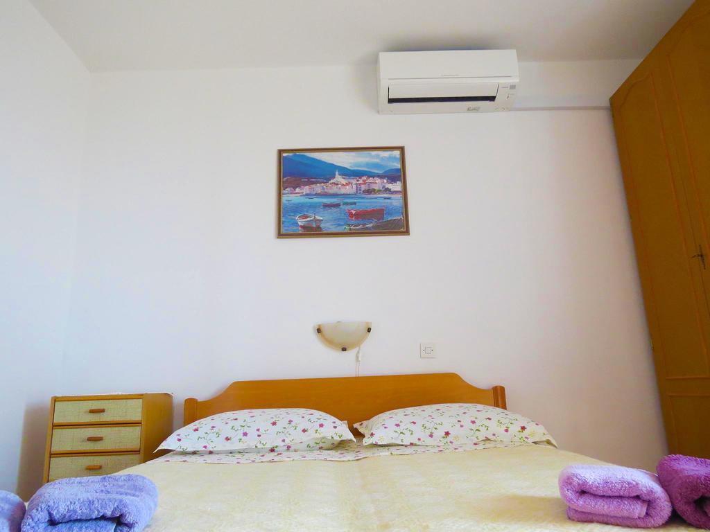 Apartments Pino Брела Екстериор снимка