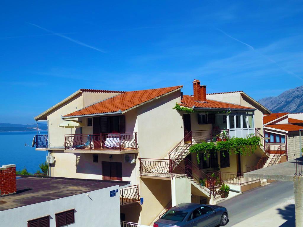 Apartments Pino Брела Екстериор снимка